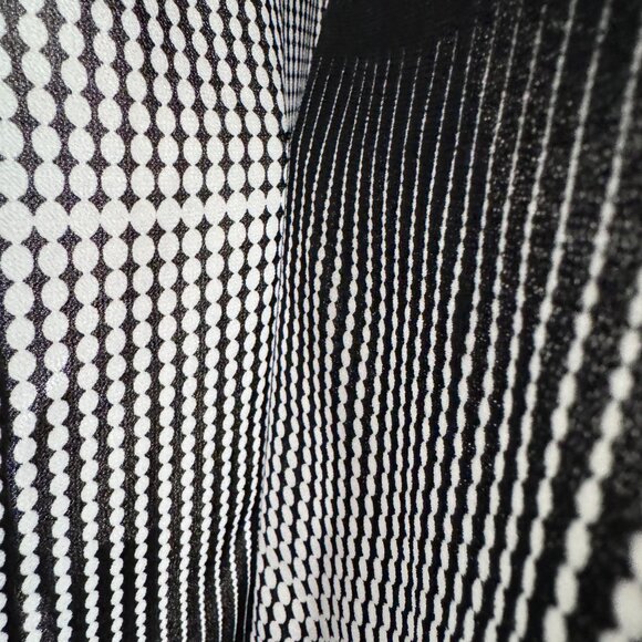 Geometric Blouse - Picture 3 of 6